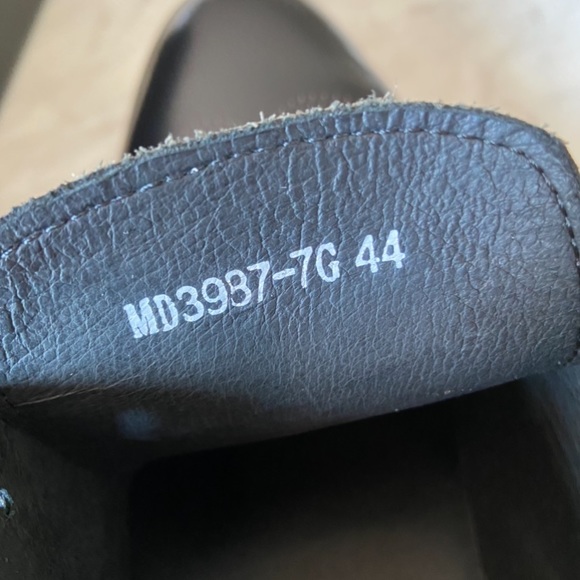 Prada Shoes - Picture 2 of 4